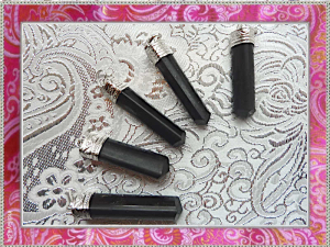 Edelsteinspitze Anhänger schwarzer Turmalin Schörl